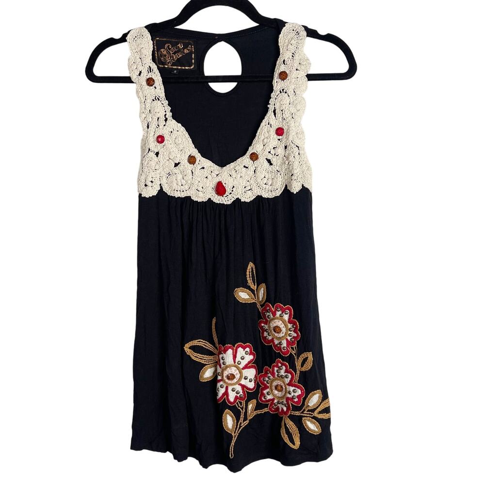 Soul Revival Small S Black Crochet and Beaded Floral Tank Top Scoop Neck Keyhole
